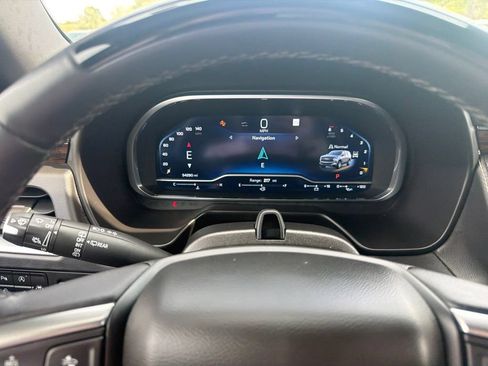 Certified 2023 Chevrolet Suburban Premier w/ Advanced Technology Package AWD/4WD image 13