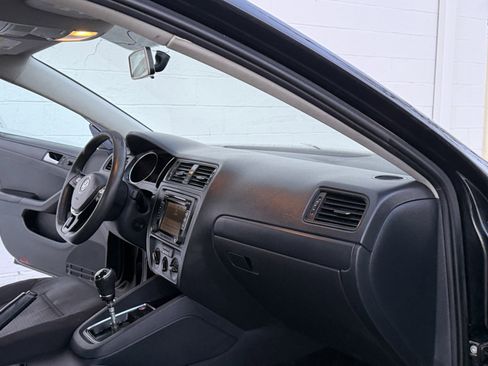 Used 2015 Volkswagen Jetta S image 29