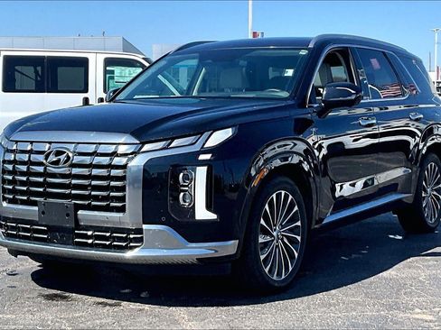 Used 2023 Hyundai Palisade Calligraphy image 7