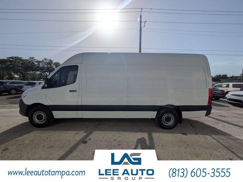 Used 2021 Mercedes-Benz Sprinter 2500 w/ Driver Convenience Package image 6
