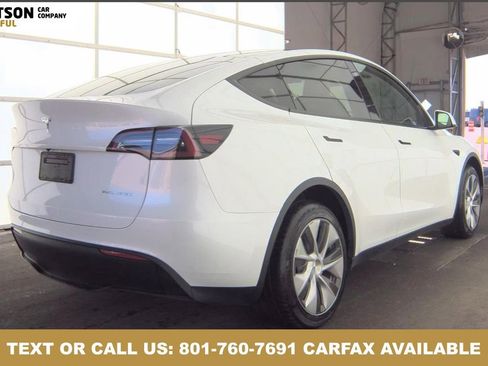 Used 2023 Tesla Model Y Long Range AWD/4WD image 3