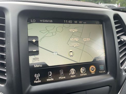 Used 2017 Jeep Cherokee Limited w/ Trailer Tow Group AWD/4WD image 24
