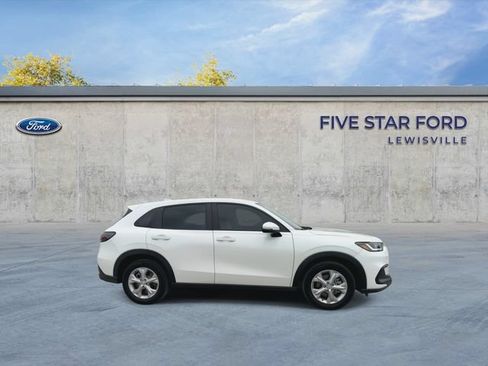 Used 2024 Honda HR-V LX image 9