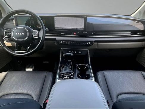Used 2026 Kia Carnival EX FWD image 7