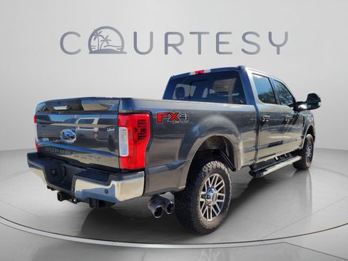 Used 2018 Ford F250 Lariat w/ Lariat Value Package AWD/4WD image 3