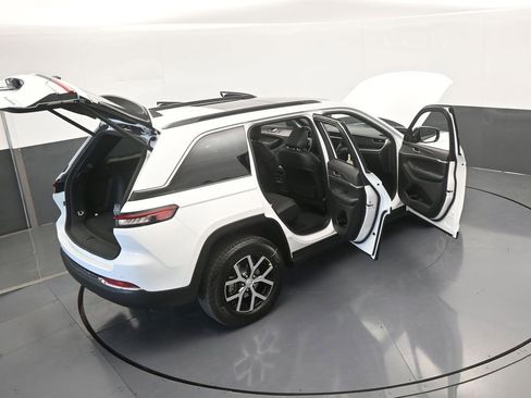 Used 2025 Jeep Grand Cherokee Limited image 63