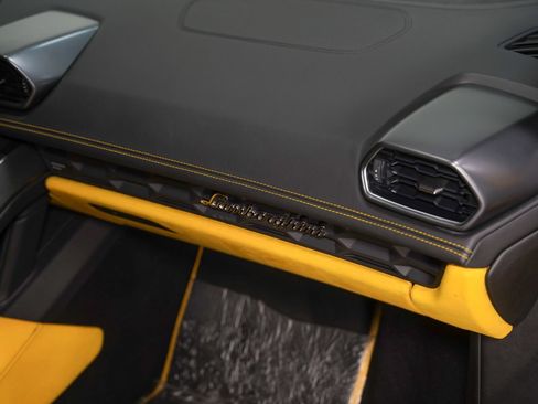 Used 2015 Lamborghini Huracan LP 610-4 AWD/4WD image 30
