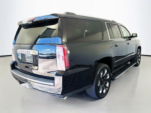 Used 2018 GMC Yukon XL Denali w/ Denali Ultimate Black Edition AWD/4WD image 7