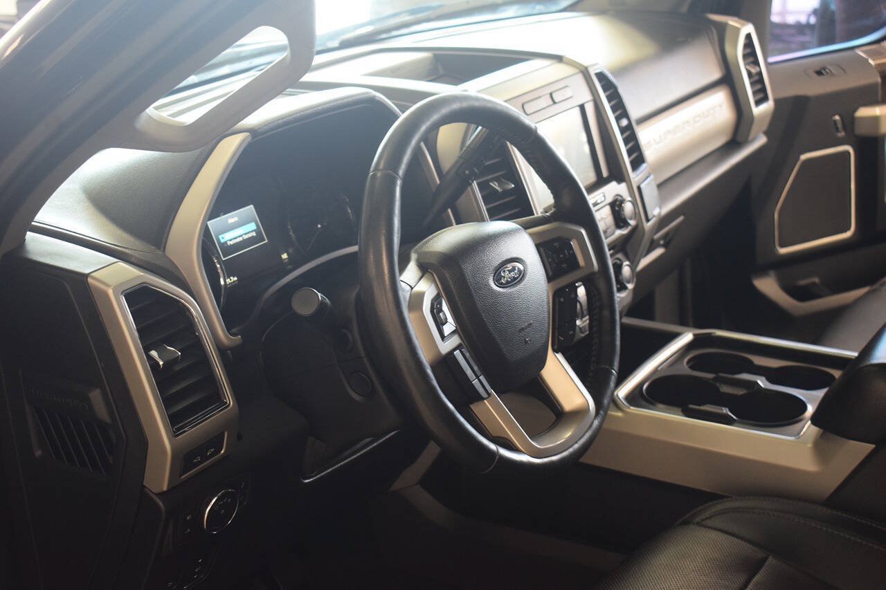 Used 2018 Ford F250 Lariat w/ Lariat Ultimate Package RWD image 29