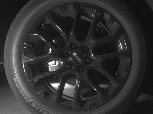 Used 2023 GMC Yukon SLT w/ SLT Premium Package image 7