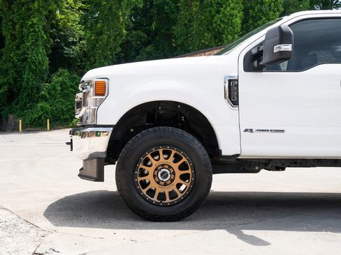 Used 2021 Ford F250 XLT AWD/4WD image 4