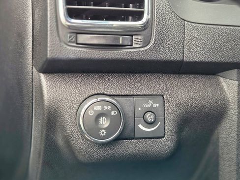 Used 2012 GMC Acadia SLE FWD image 17