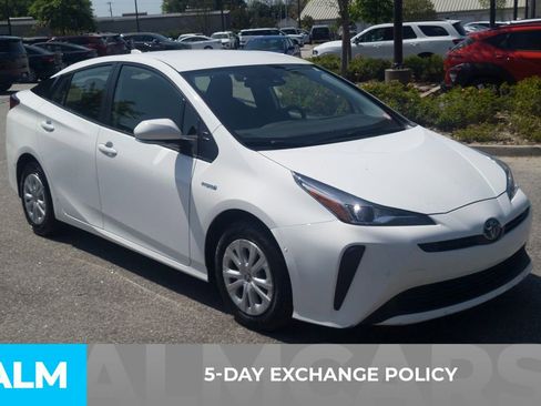 Used 2022 Toyota Prius LE FWD image 3