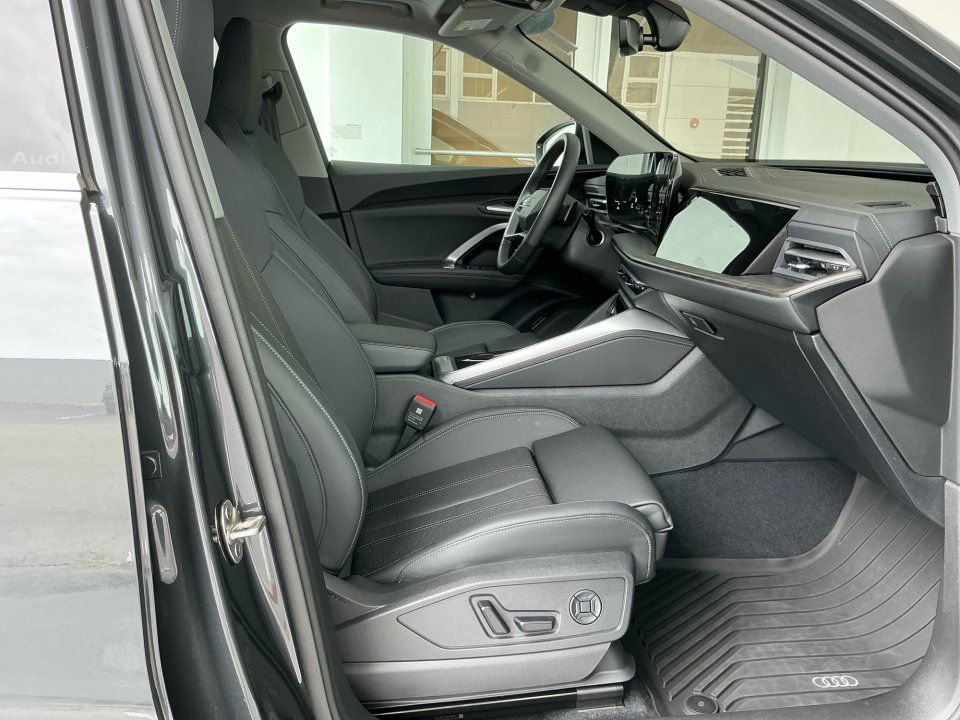 Used 2025 Audi Q5 Premium Plus AWD/4WD image 32