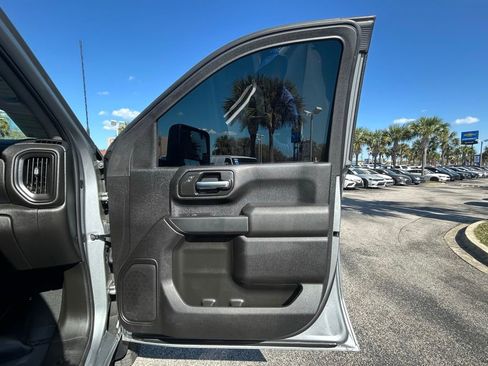 Used 2025 Chevrolet Silverado 2500 Custom w/ Custom Convenience Package image 27