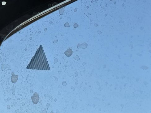 Used 2026 Chrysler Pacifica Limited image 18