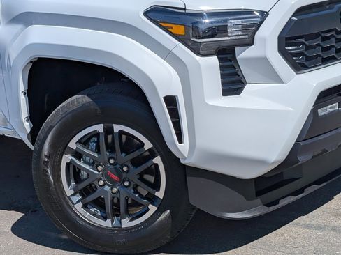 Used 2025 Toyota Tacoma 4x4 Double Cab image 10