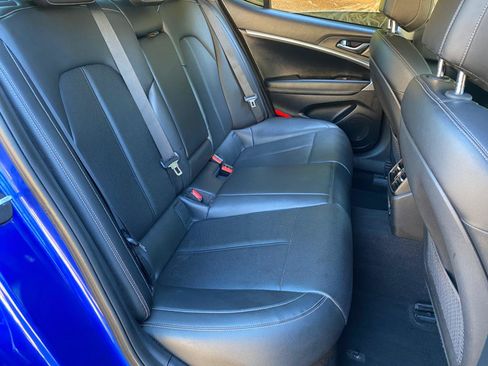 Used 2019 Genesis G70 2.0T Advanced RWD image 40