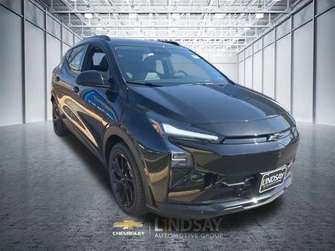 New 2027 Chevrolet Bolt RS w/ Technology Package FWD image 3