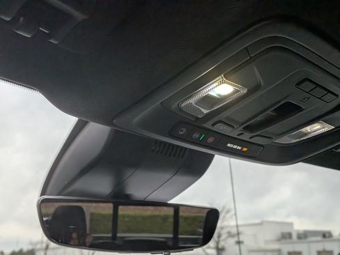 Certified 2025 GMC Sierra 1500 AT4 w/ Technology Package image 32