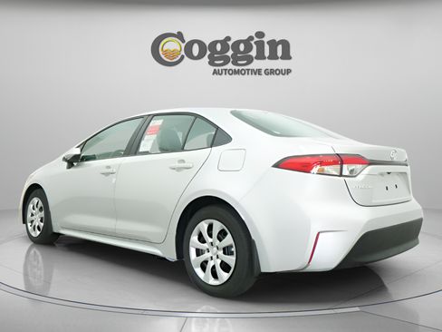 Used 2026 Toyota Corolla LE FWD image 9