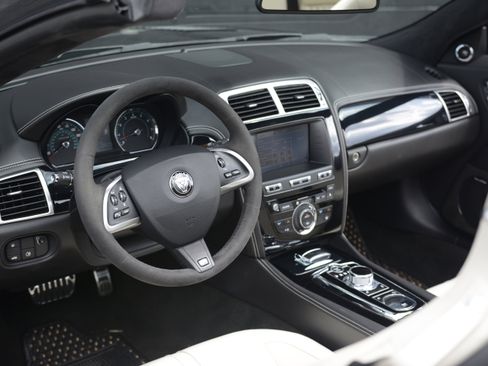 Used 2015 Jaguar XKR R RWD image 4