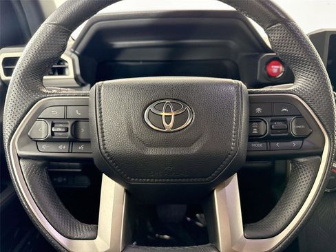 Certified 2024 Toyota Tacoma TRD Off-Road AWD/4WD image 15