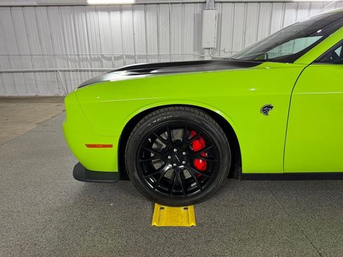 Used 2015 Dodge Challenger SRT Hellcat RWD image 18