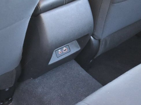 Used 2025 Nissan Altima 2.5 SV FWD image 18