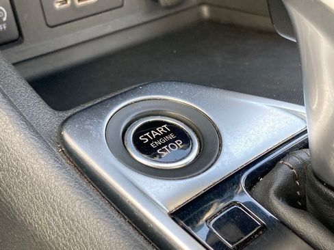 Used 2025 Nissan Sentra SV FWD image 25