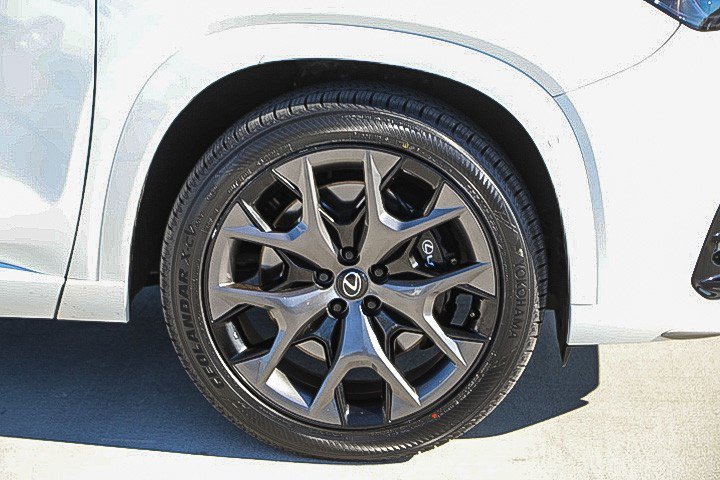 Used 2025 Lexus TX 500h AWD w/ Technology Package image 10