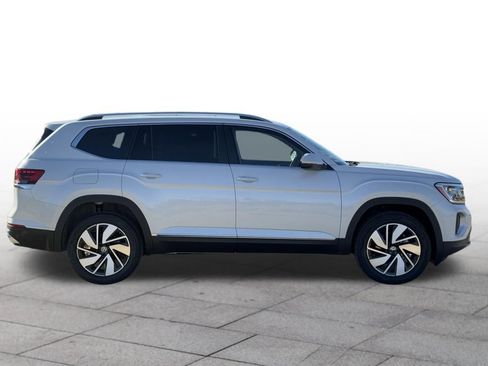 Used 2025 Volkswagen Atlas SEL AWD/4WD image 13