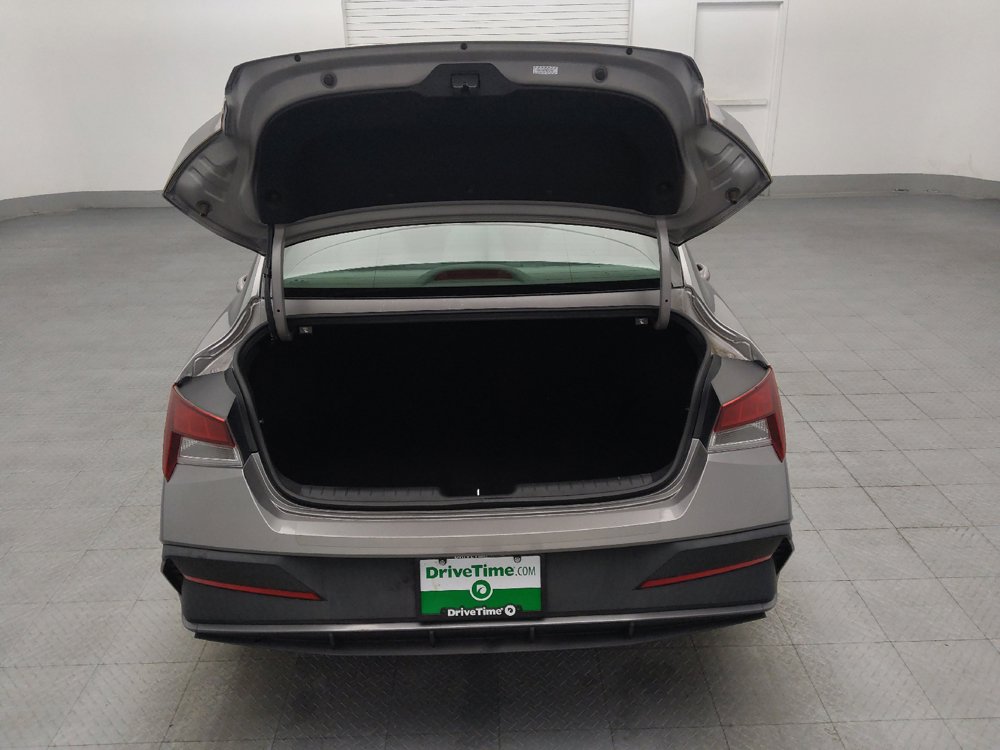 Used 2024 Hyundai Elantra SEL FWD image 29