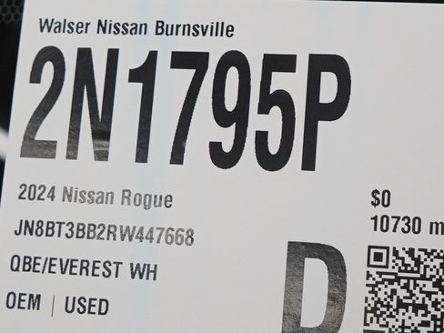 Used 2024 Nissan Rogue SV image 31