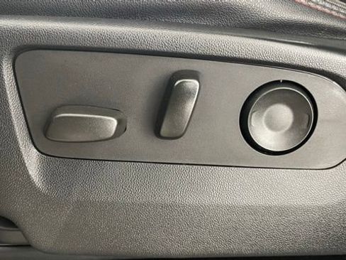 Used 2022 Chevrolet Suburban RST w/ Luxury Package image 34