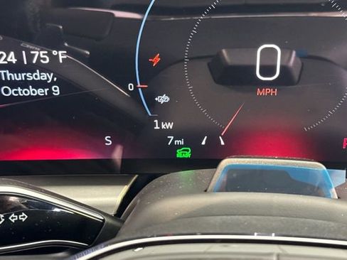 New 2026 Cadillac Lyriq V image 27