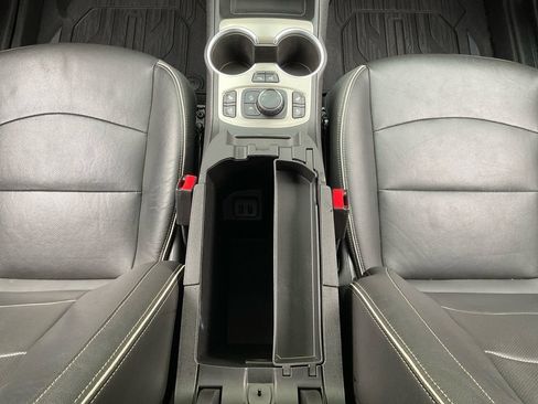 Used 2020 GMC Terrain Denali w/ Denali Premium Package FWD image 11