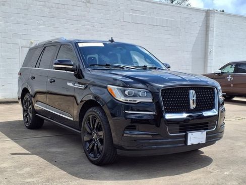 Certified 2022 Lincoln Navigator Reserve AWD/4WD image 17