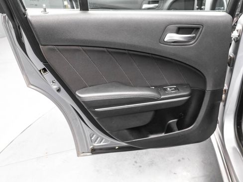 Used 2015 Dodge Charger SXT image 33