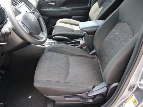 Used 2023 Mitsubishi Outlander Sport 2.0 SE 4D Sport Utility image 9