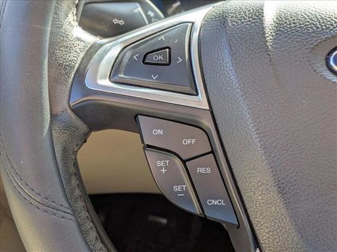 Used 2015 Ford Fusion SE w/ Equipment Group 202A image 4