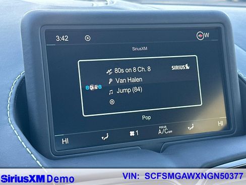 Used 2022 Aston Martin V8 Vantage Coupe image 31