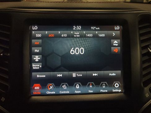 Used 2021 Jeep Cherokee Trailhawk w/ Sun, Sound & Nav Group AWD/4WD image 25