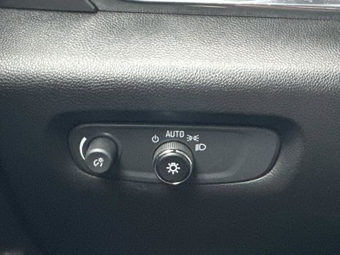 Certified 2023 Chevrolet Traverse LT image 26