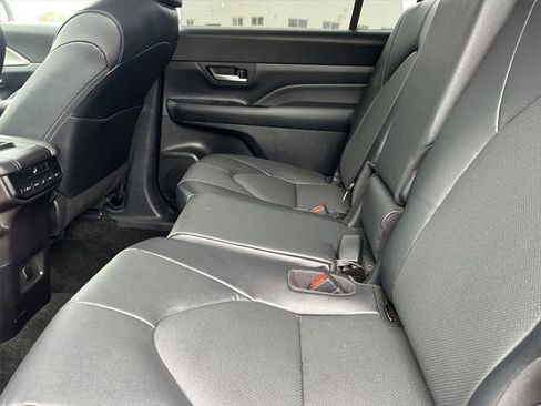 Certified 2025 Toyota Grand Highlander FWD image 15