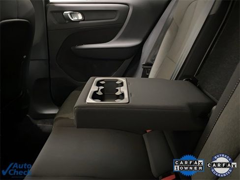 Used 2025 Volvo XC40 B5 Core image 65