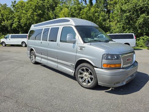 Used 2015 GMC Savana 2500 Extended RWD image 1