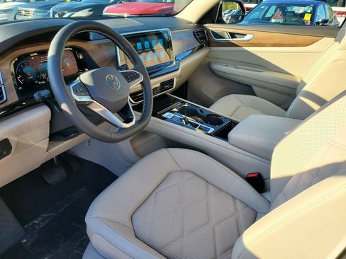 New 2026 Volkswagen Atlas SE FWD image 7