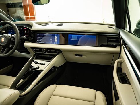 New 2026 Porsche Macan 4 Electric AWD/4WD image 47