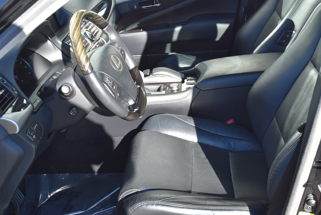 Used 2017 Lexus LS 460 AWD w/ Comfort Package image 8
